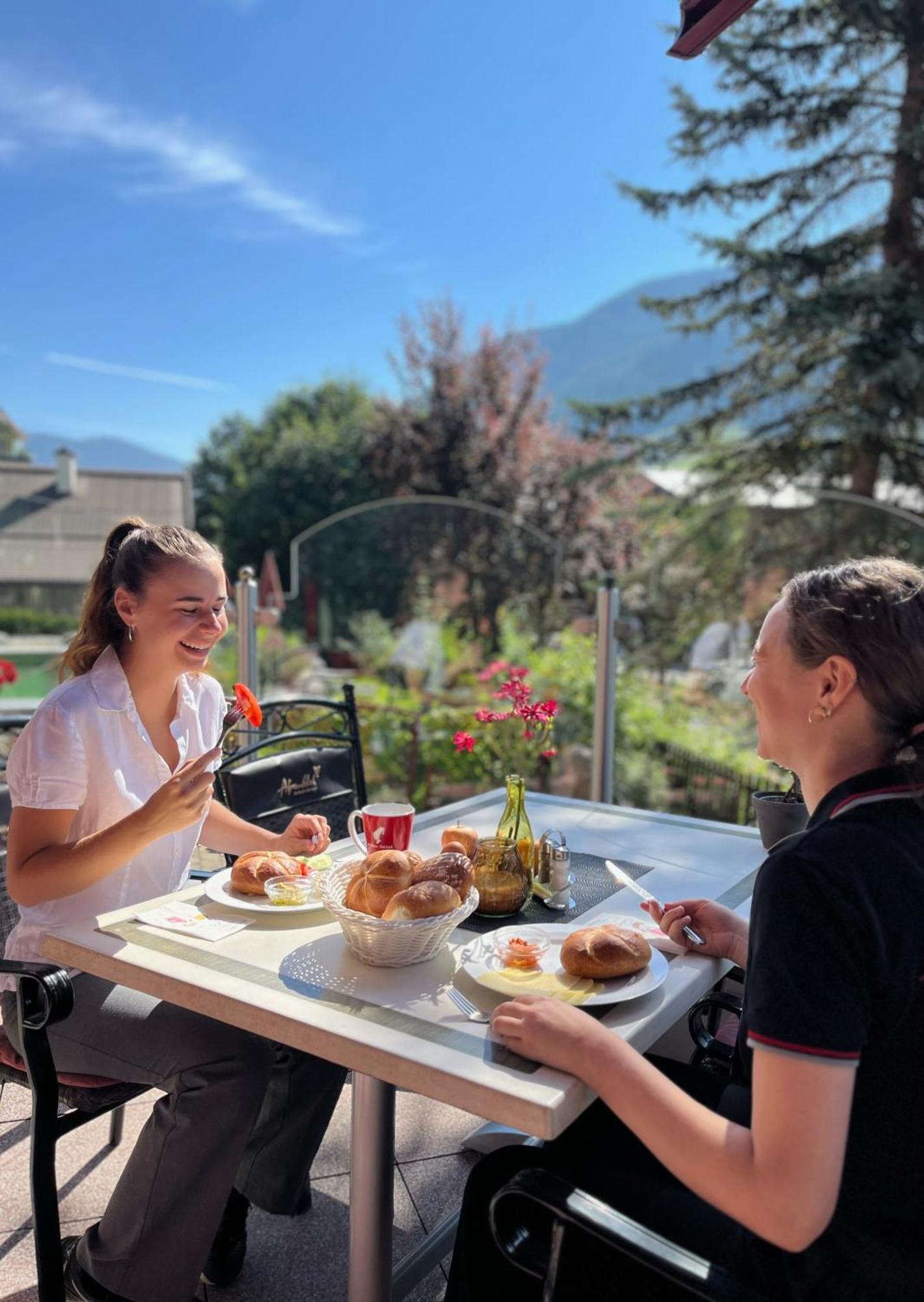 Hotel Alpenblick Saalbach-Hinterglemm Bagian luar foto