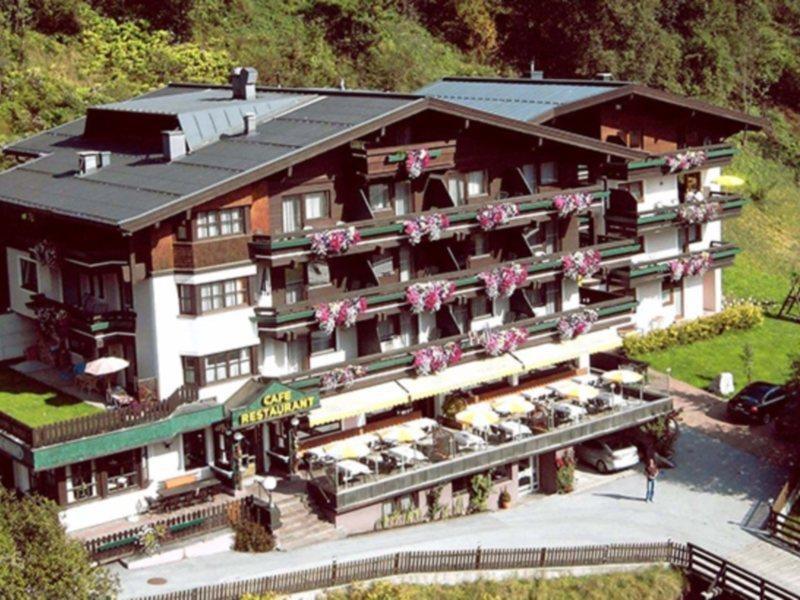 Hotel Alpenblick Saalbach-Hinterglemm Bagian luar foto