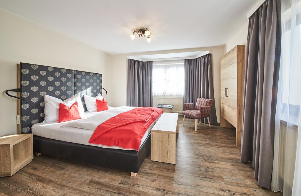 Hotel Alpenblick Saalbach-Hinterglemm Bagian luar foto