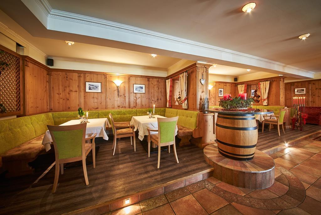 Hotel Alpenblick Saalbach-Hinterglemm Bagian luar foto